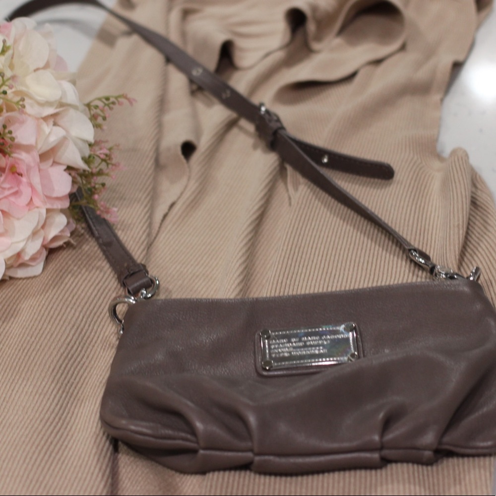 Marc Jacobs crossbody in Taupe